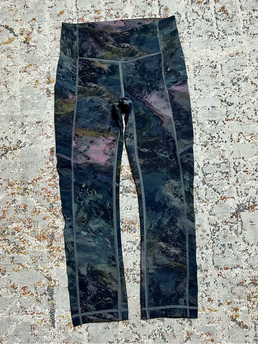 Lululemon Speed Up Crop in Radiant Multi color size 2
